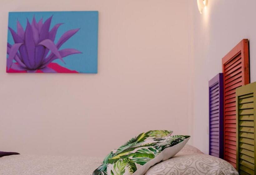 Suite Vista Piscina, Vainilla B&b   Stylish Comfort In Playa Del Carmen