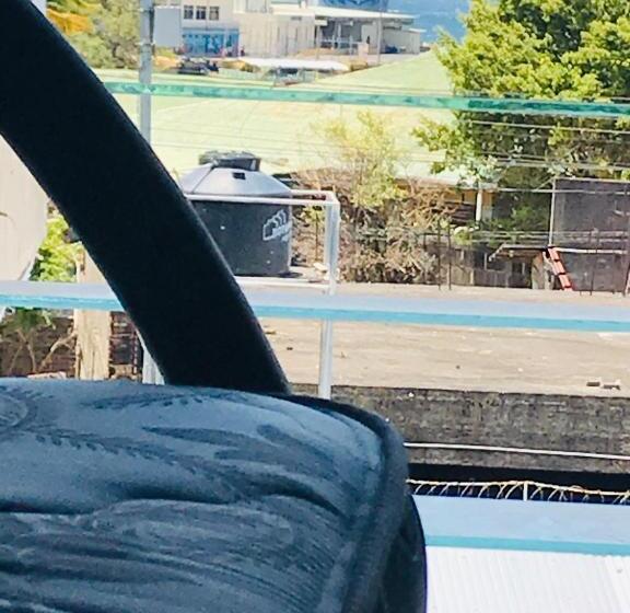 تختخواب در اتاق مشترک, Hostal Brisas Y Olas