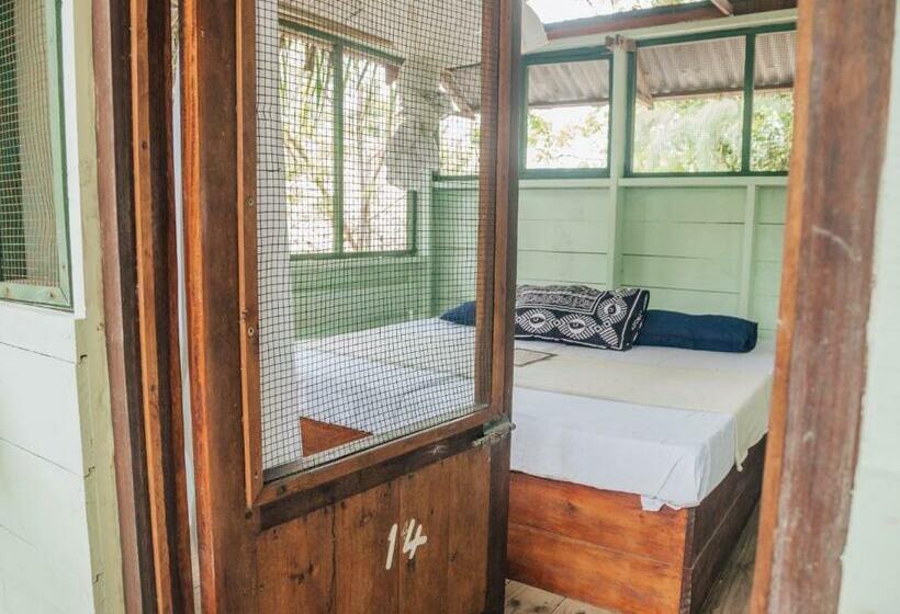 اتاق اکونومی, Mikadi Beach Camp & Backpackers