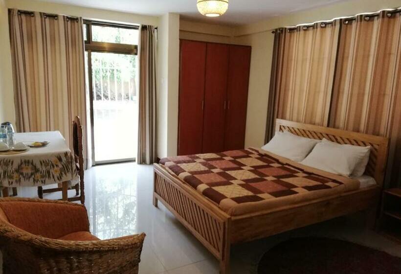 اتاق لوکس, Runako Lodge