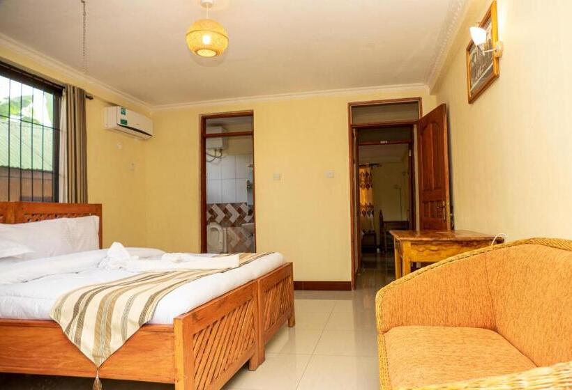 اتاق خانوادگی, Runako Lodge