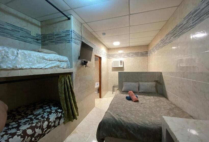 家庭间, Windmill Hostal