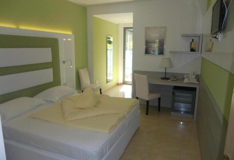 标准间带阳台, Beach Hotel Du Lac Malcesine