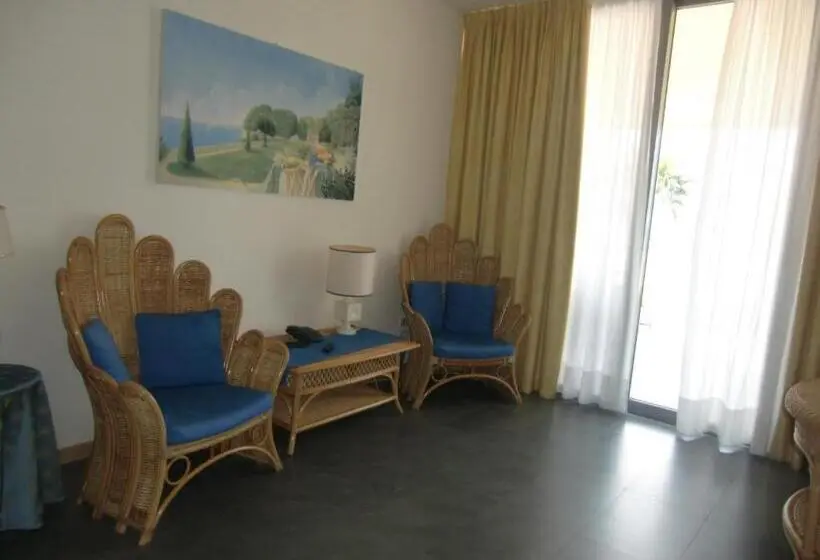 湖の見えるジュニアスイート, Beach Hotel Du Lac Malcesine