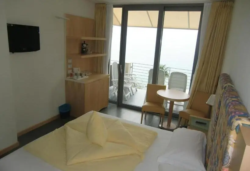 Superior room with lake view, Beach Hotel Du Lac Malcesine