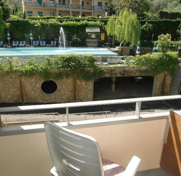 带阳台的标准单人间, Beach Hotel Du Lac Malcesine