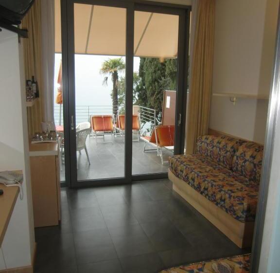 Suite with lake view, Beach Hotel Du Lac Malcesine