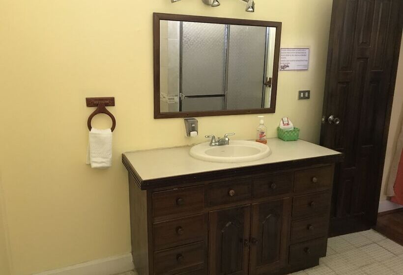 اتاق خانوادگی, Casa Luisa