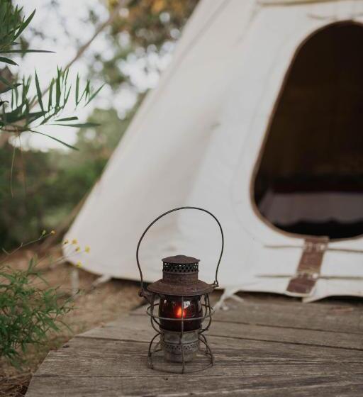 Standard Tent, La Atrevida
