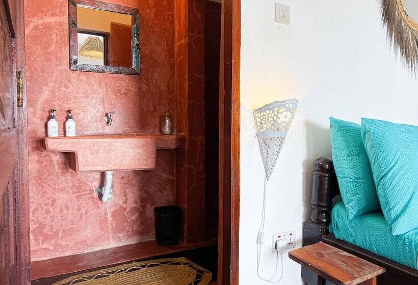 Triple Room Sea View, Pili Pili Beach Bungalows