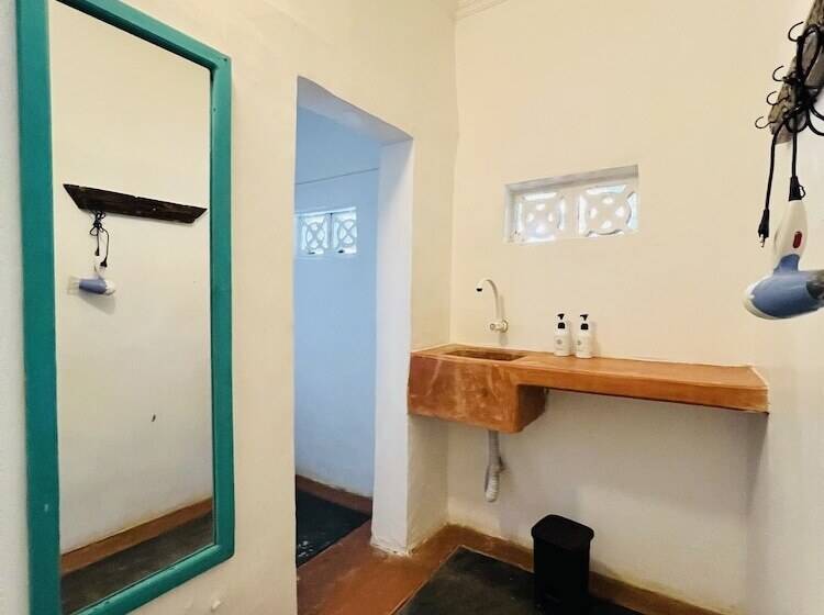 Четырехместный Номер Economy, Pili Pili Beach Bungalows