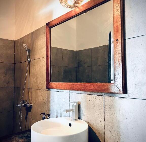 اتاق لوکس با چشم‌انداز دریا, Pili Pili Beach Bungalows