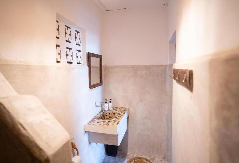 Triple Room Sea View, Pili Pili Beach Bungalows