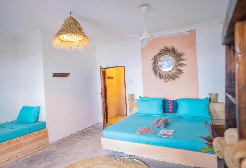 Triple Room Sea View, Pili Pili Beach Bungalows