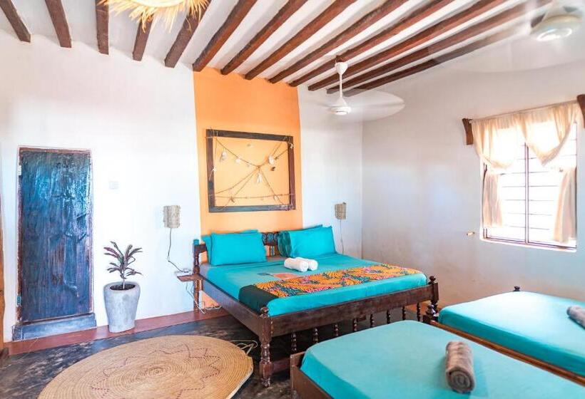 Трехместный Номер Стандарт Вид на Сад, Pili Pili Beach Bungalows