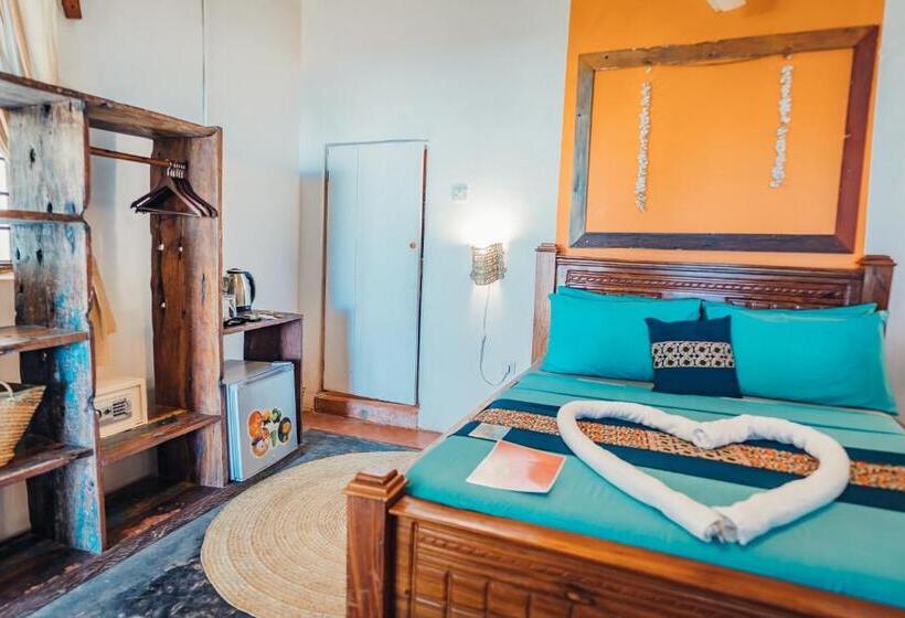 Трехместный Номер Стандарт Вид на Сад, Pili Pili Beach Bungalows