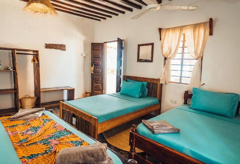 Четырехместный Номер Стандарт Вид на Сад, Pili Pili Beach Bungalows