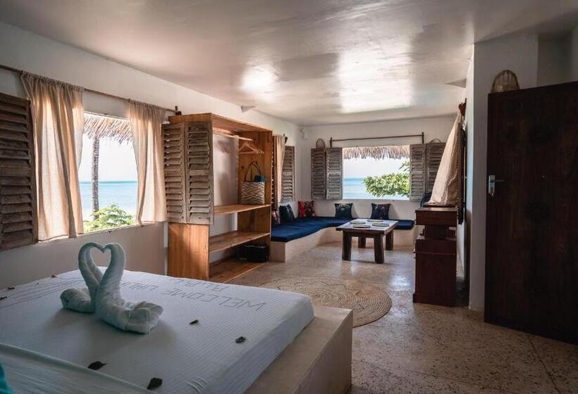 Люкс 3 Спальни, Pili Pili Beach Bungalows