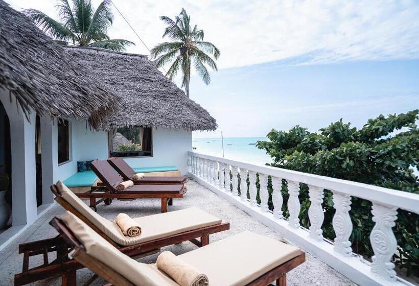 3 Bedroom Suite, Pili Pili Beach Bungalows