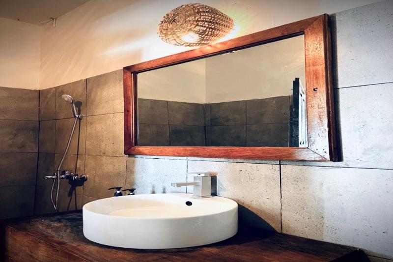 اتاق لوکس با چشم‌انداز دریا, Pili Pili Beach Bungalows