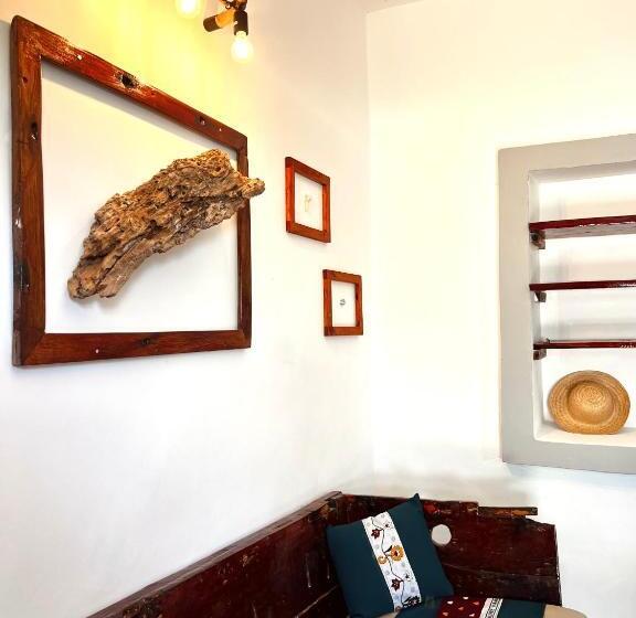 اتاق لوکس با چشم‌انداز دریا, Pili Pili Beach Bungalows
