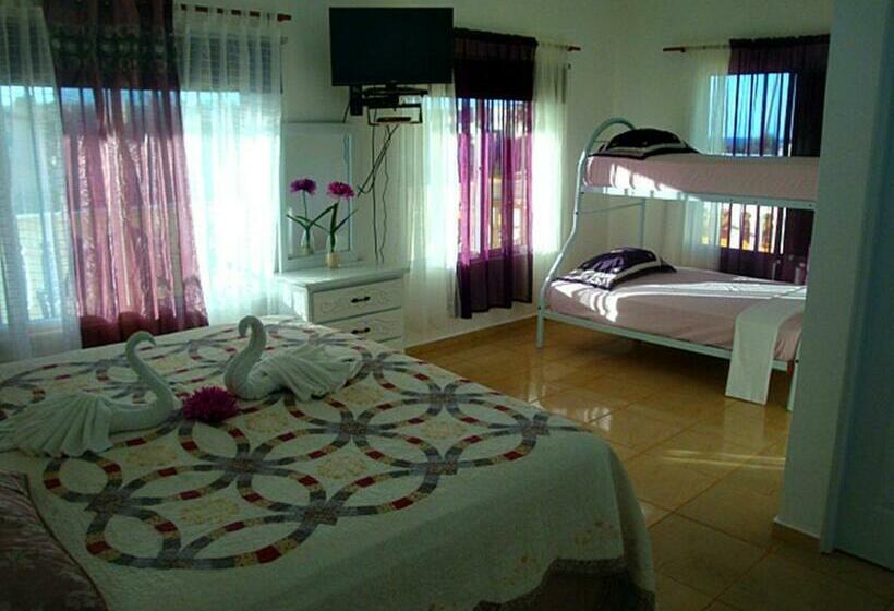 اتاق استاندارد چهار تخته, El Malecon B&b