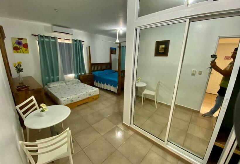 اتاق استاندارد چهار تخته, El Malecon B&b