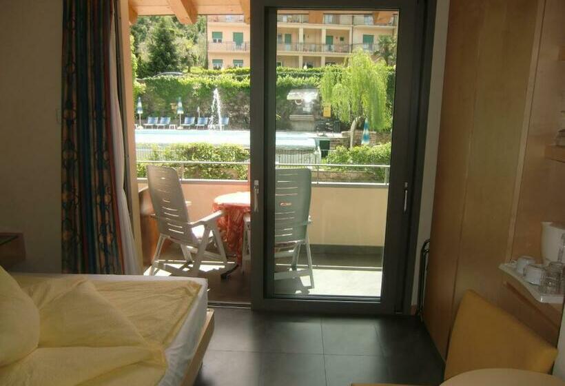Номер Стандарт с Балконом, Beach Hotel Du Lac Malcesine