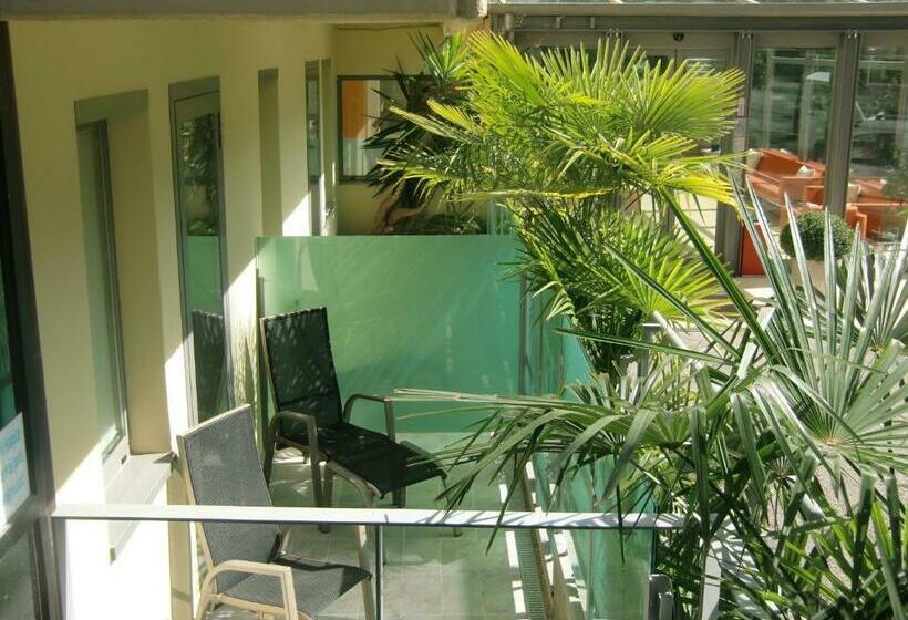 标准间带阳台, Beach Hotel Du Lac Malcesine