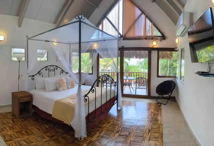 سوئیت مستر, Casa Guardia Panama
