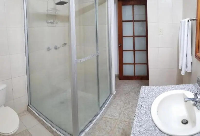 اتاق استاندارد سه نفره, Casa Guardia Panama