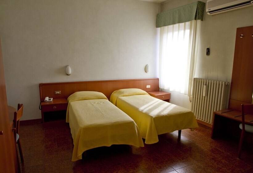 غرفة قياسية, Europa