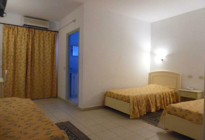 اتاق استاندارد سه نفره, Hôtel Medina