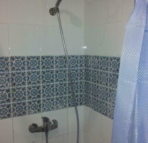 اتاق استاندارد چهار تخته, Hôtel Medina