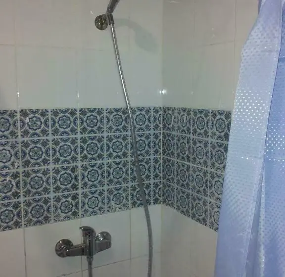 اتاق استاندارد چهار تخته, Hôtel Medina
