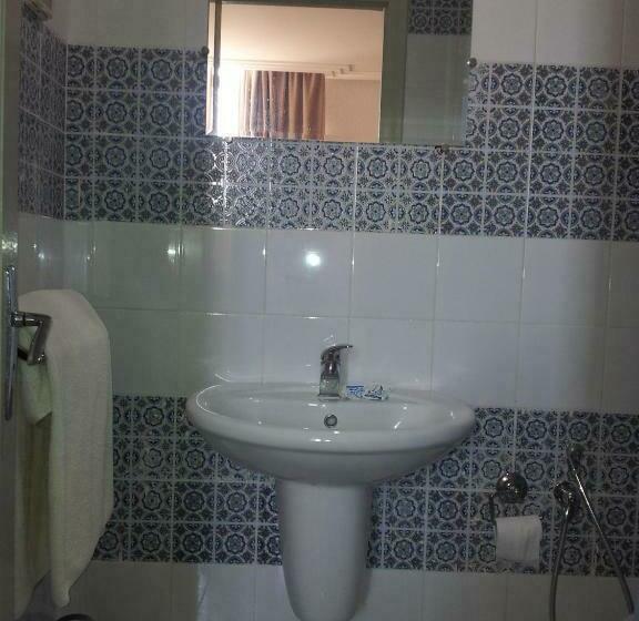 اتاق استاندارد چهار تخته, Hôtel Medina