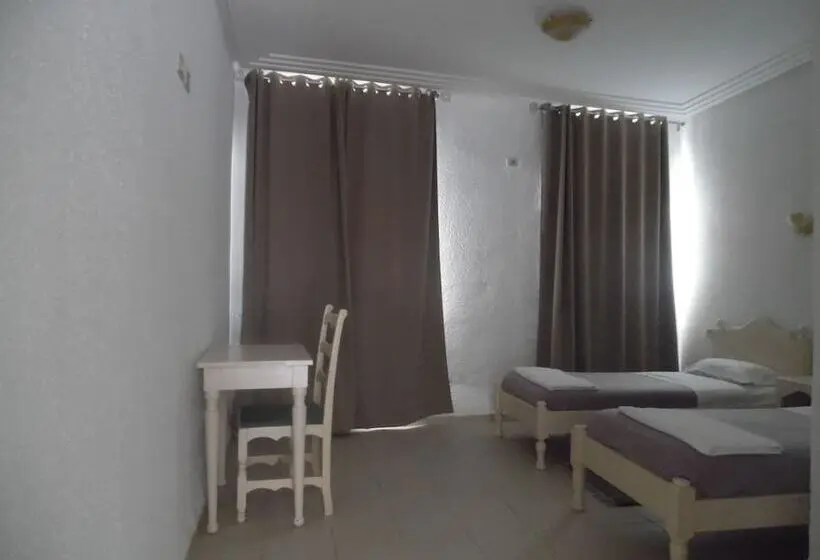 اتاق استاندارد سه نفره, Hôtel Medina