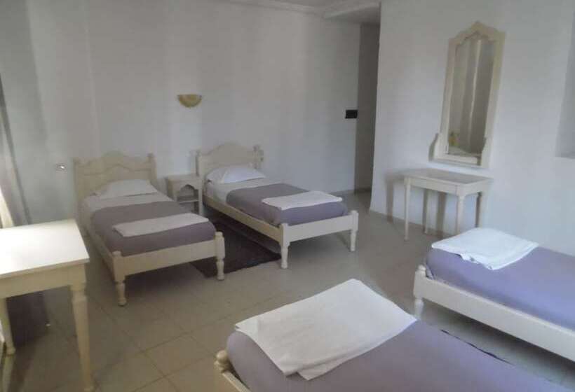 اتاق استاندارد چهار تخته, Hôtel Medina