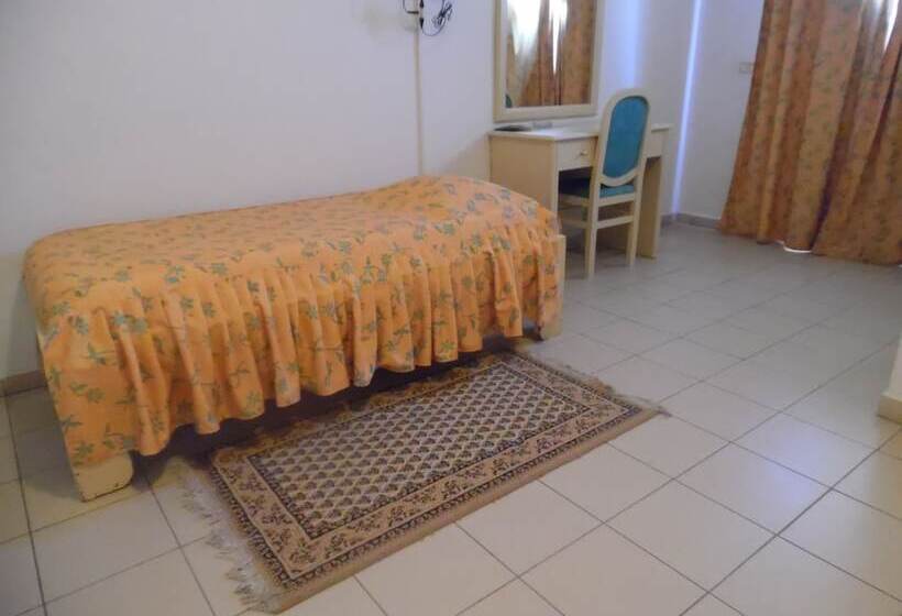 اتاق استاندارد یک نفره, Hôtel Medina