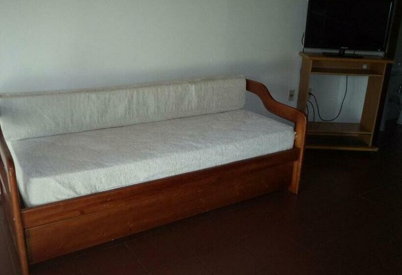 بانگلوی سوپریور, Jardines De Dayman