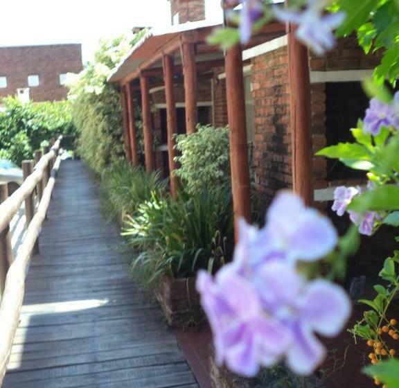 بانگلوی استاندارد, Jardines De Dayman