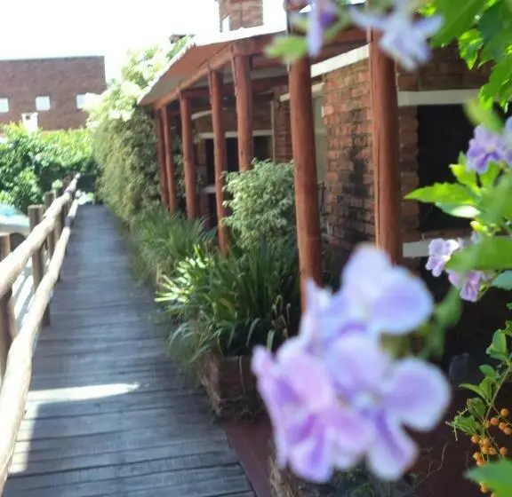 بانگلوی استاندارد, Jardines De Dayman