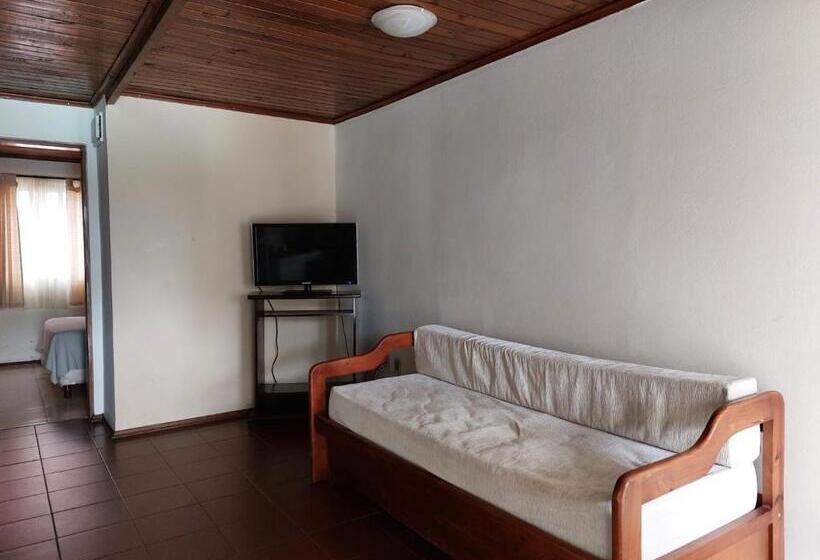 بانگلوی استاندارد, Jardines De Dayman