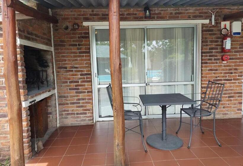 بانگلوی سوپریور, Jardines De Dayman