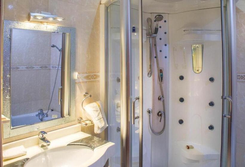 سوییت اجرایی, Lake View Resort