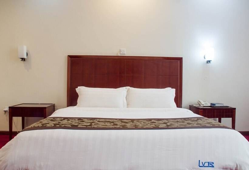 سوییت لوکس, Lake View Resort