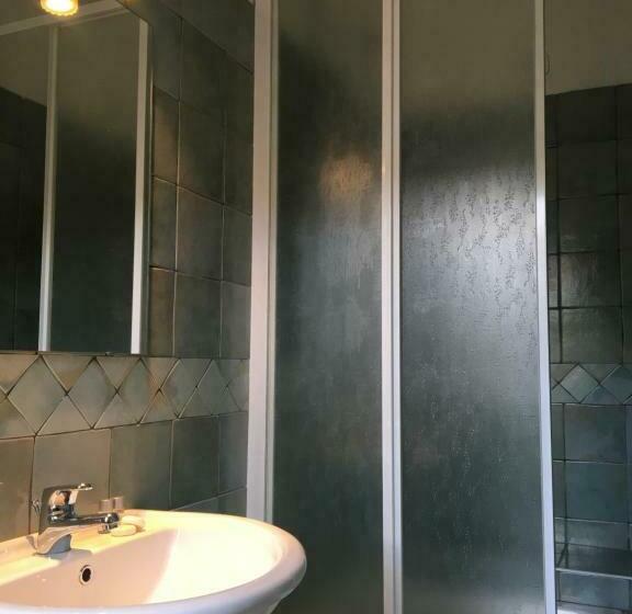 スタンダードルーム, Sorgente