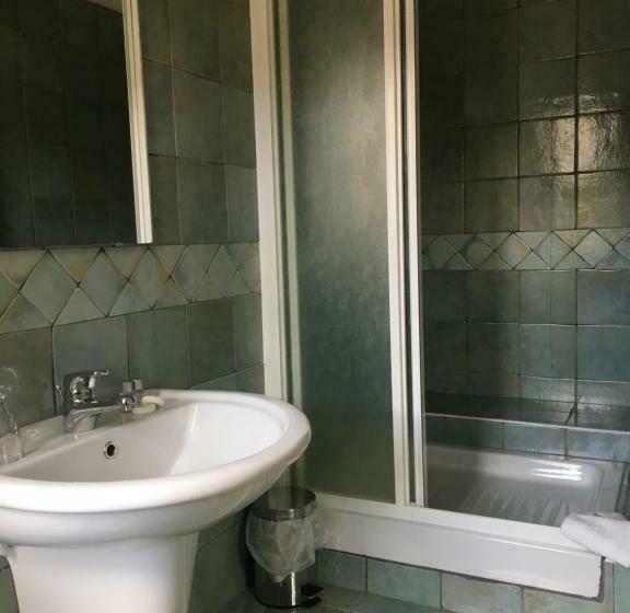 スタンダードルーム, Sorgente