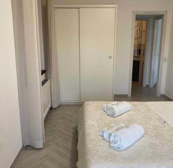 テラス付き１ベッドルームアパートメント, Sorgente