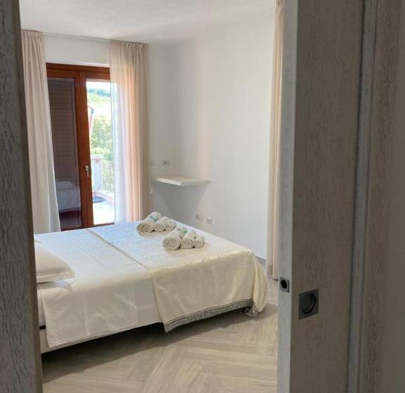 テラス付き１ベッドルームアパートメント, Sorgente